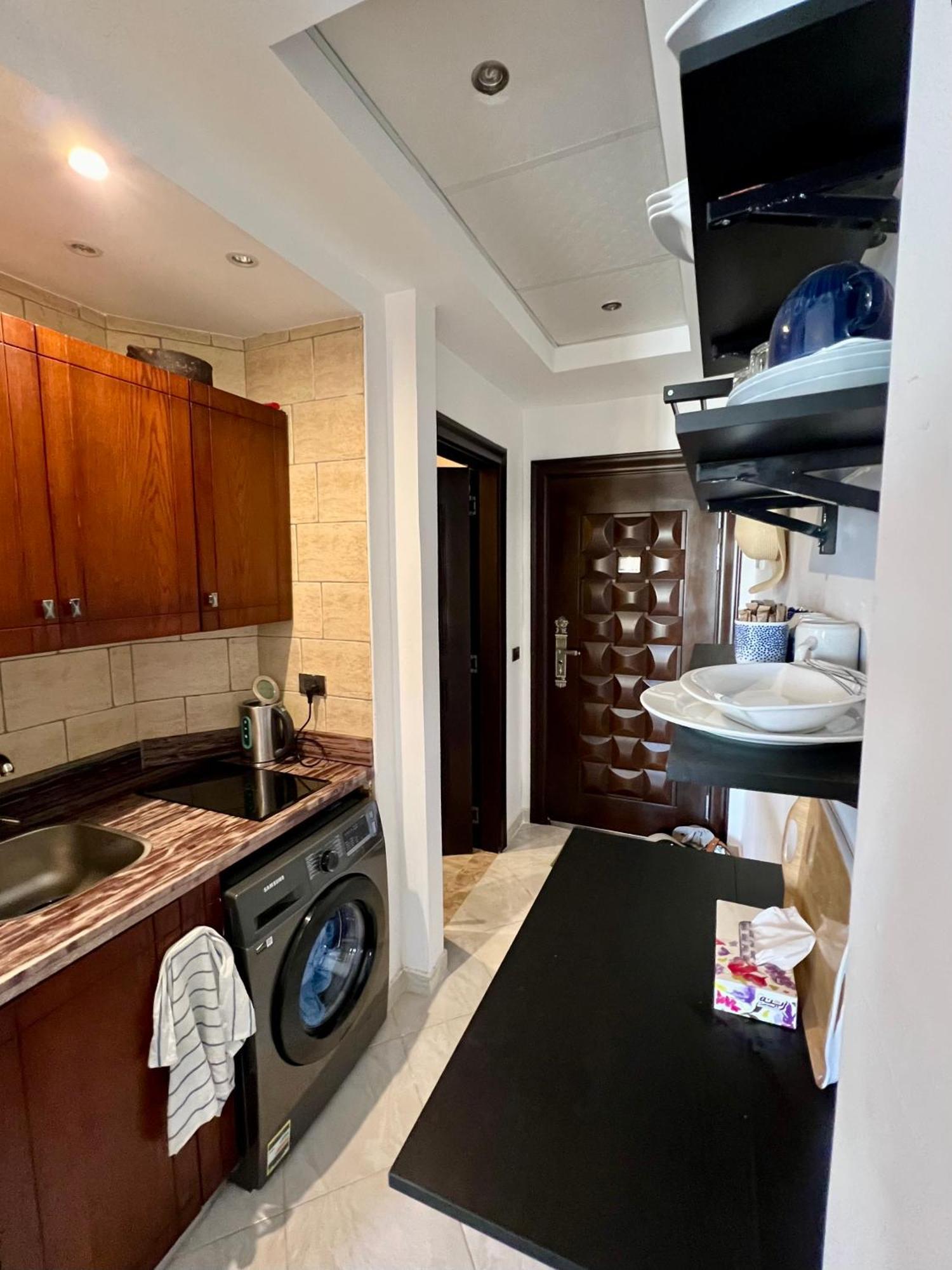 Luxury Beachfront Studio- Foreign Nationals Only Hurghada Ngoại thất bức ảnh