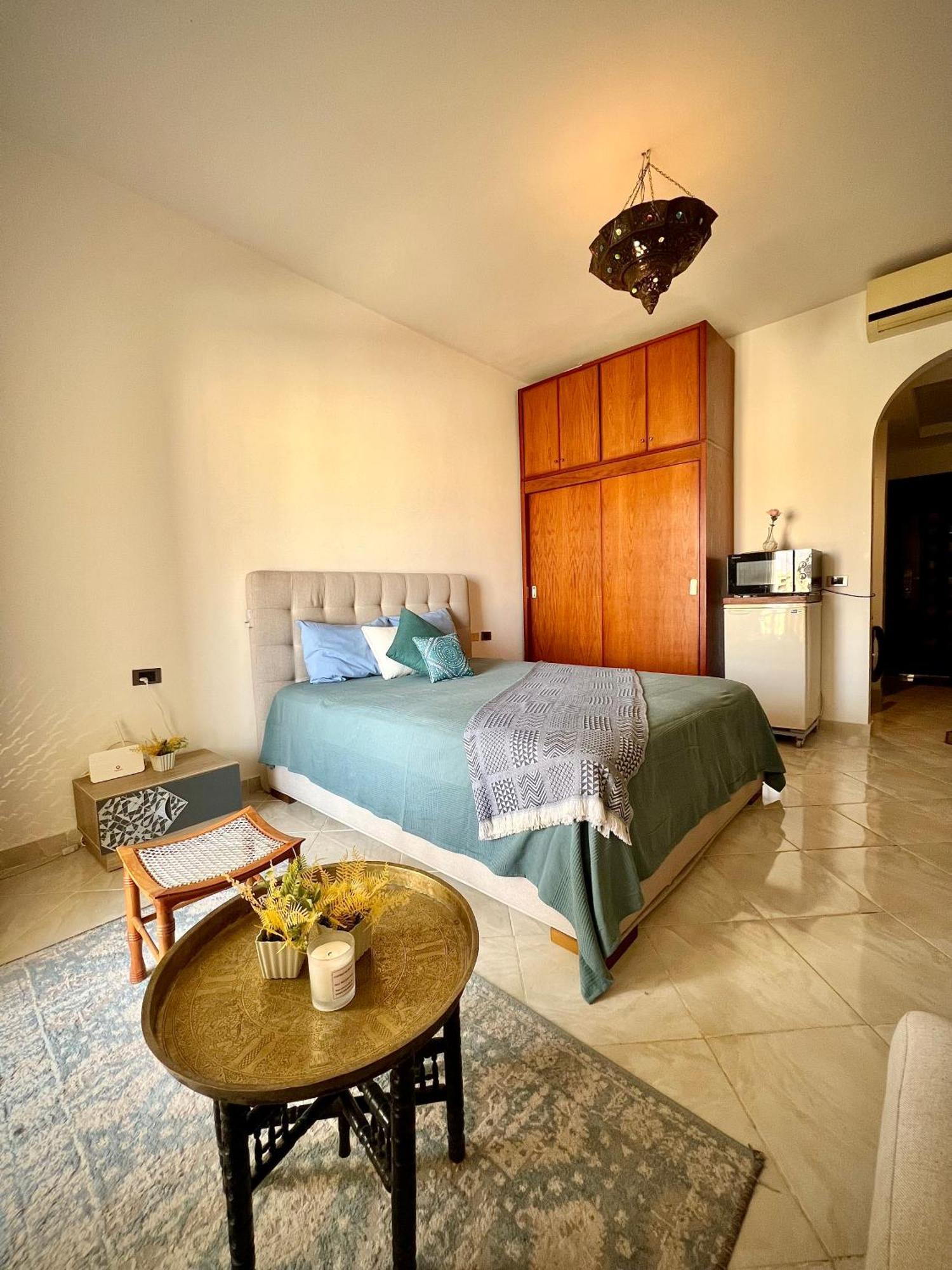 Luxury Beachfront Studio- Foreign Nationals Only Hurghada Ngoại thất bức ảnh