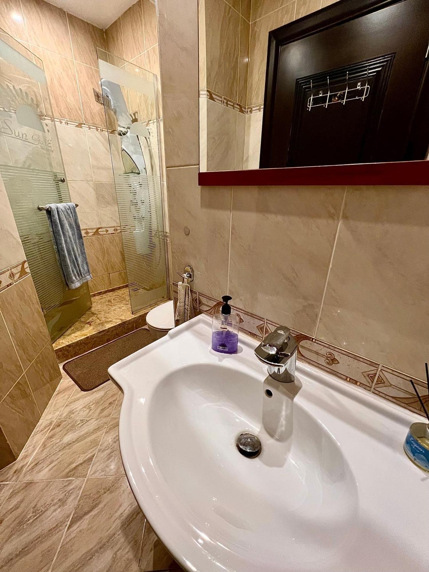 Luxury Beachfront Studio- Foreign Nationals Only Hurghada Ngoại thất bức ảnh